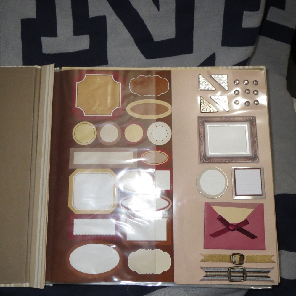 2/$25 Pre-designed Scrapbook album - Picture 6 of 6